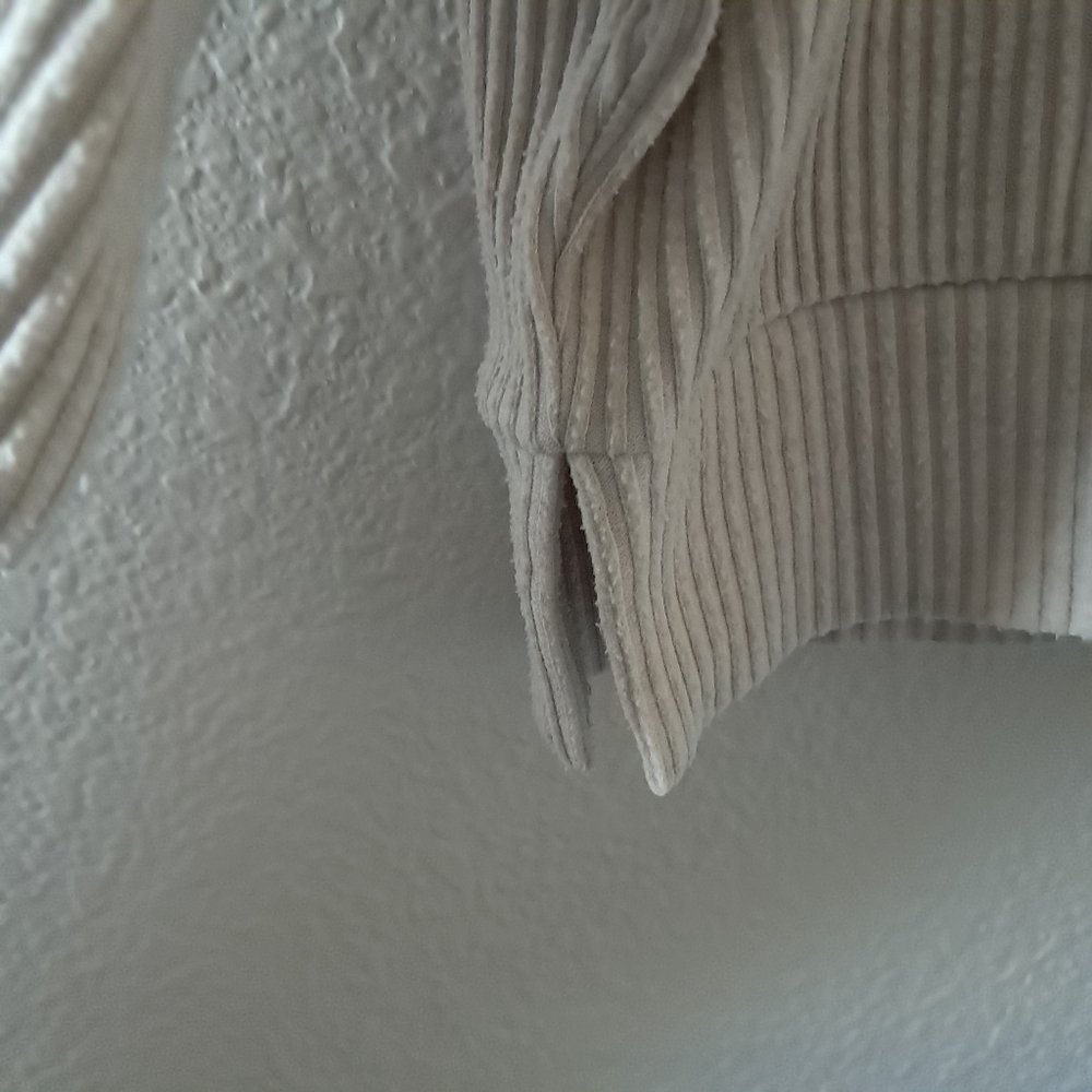 Alo Yoga Muse Hoodie - Picture 3 of 8